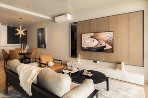 行政公寓, 3 间卧室, 阳台, 山景 | 起居区 | 智能电视