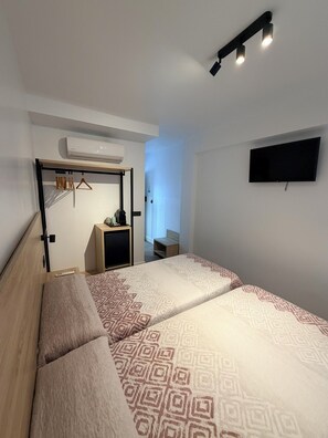 Chambre Double ou avec lits jumeaux, balcon, vue partielle sur la mer