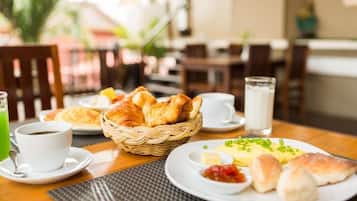 Sudah termasuk sarapan ala Inggris setiap hari