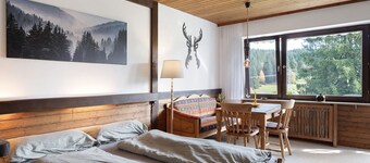 Apartamento 'Auszeit' con vistas a la montaña, terraza privada y jardín compartido