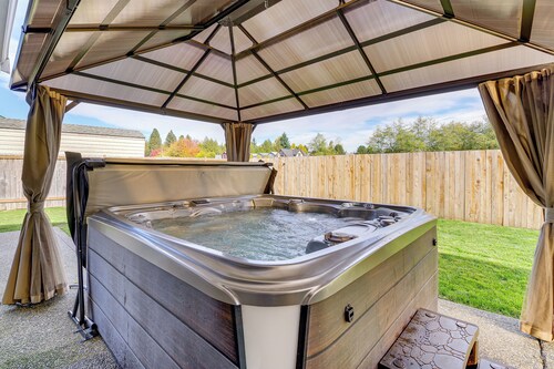 Water Views & Hot Tub: 'Kim's Kastle' in Stanwood!