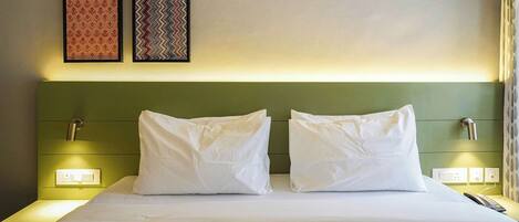 Family Triple Room | Desk, iron/ironing board, free WiFi