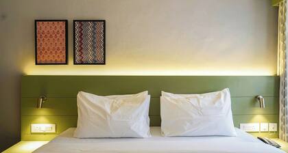 Sreenivas Lodge by Copperfolia