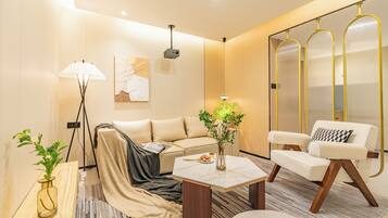 Suíte superluxo | Espaço de trabalho para notebook, Wi-Fi de cortesia, roupa de cama