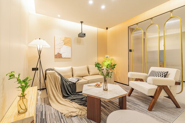 Laptop workspace, free WiFi, bed sheets