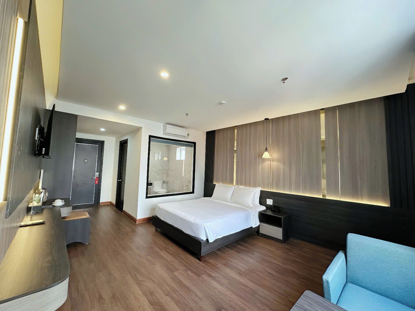 Suite Room Cityview with Bathtub | Ropa de cama de alta calidad, edredón y camas con efecto memoria 