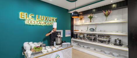 Free daily buffet breakfast