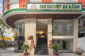 Exterior - ELC Luxury Hotel Danang - An Thuong Walkin Street (Da Nang)