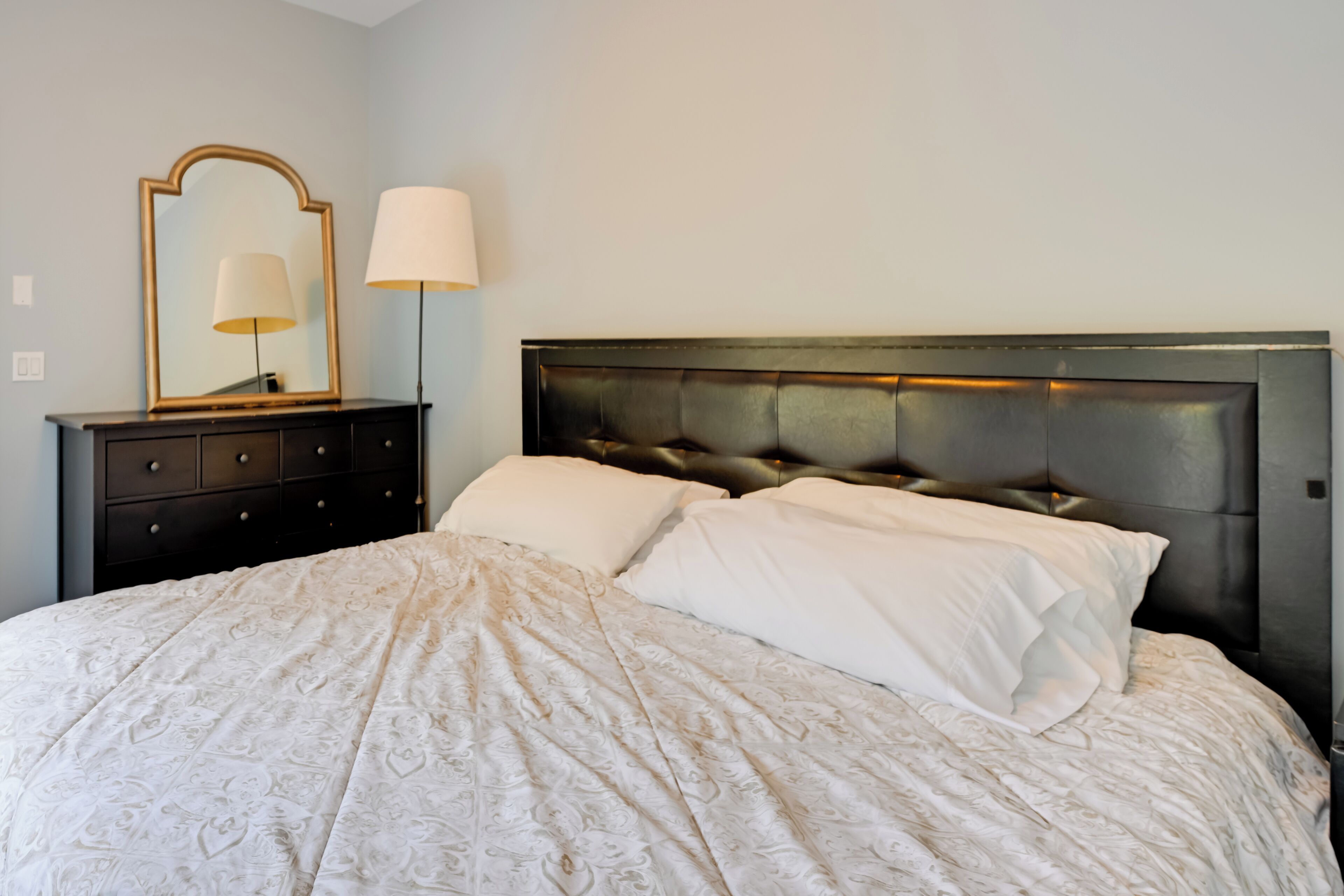 1 habitación, escritorio, internet y ropa de cama 