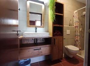 Shower, towels - Villa Topzicht - Apartment Sunshine (Willemstad)