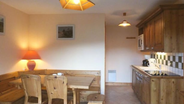 Dining - Lovely 3-room Apartment for 4 People in Meribel Village, Close to the Slopes and the Shops of Meribel Village (Les Allues)