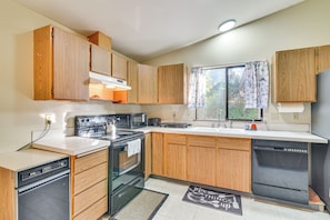 Refrigerador, microondas, parrilla de estufa y lavavajillas 