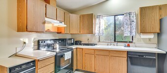 Work Remote: Quiet Home 10 Mi to Dtwn Portland