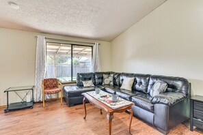 Televisión y chimenea 