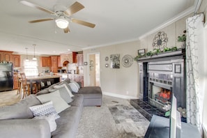 TV, peis, fotballspill og bøker