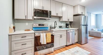 4 Blocks to Riverwalk: Updated Astoria Studio