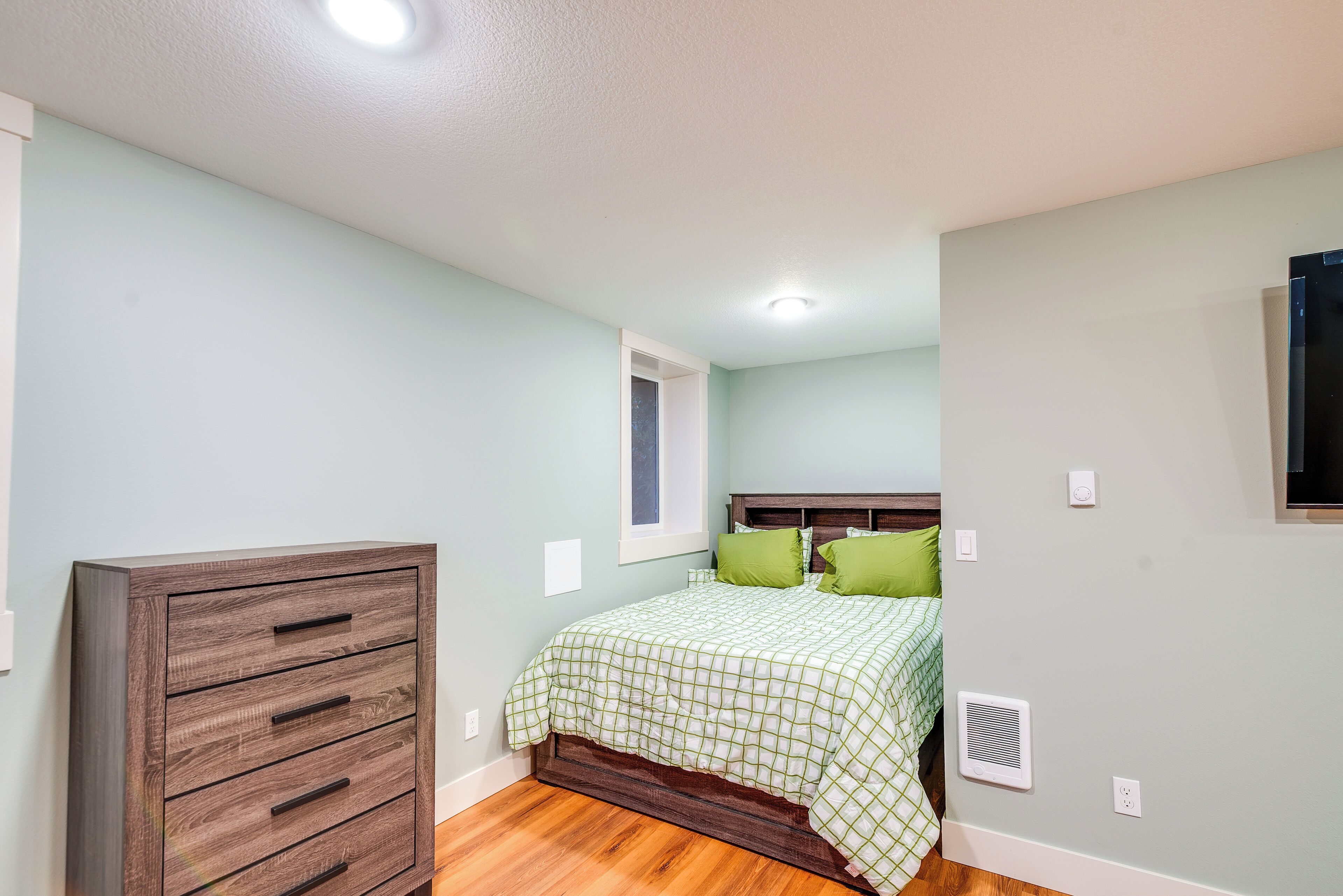 Schreibtisch, Internetzugang, Bettwäsche