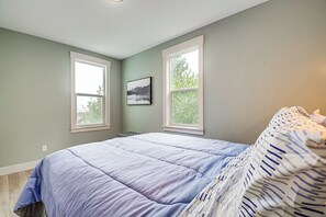 3 slaapkamers, een bureau, internet, beddengoed