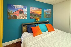 1 bedroom, desk, internet, bed sheets - Walkable Rental in Dtwn Gettysburg: Pet-Friendly! (Gettysburg)