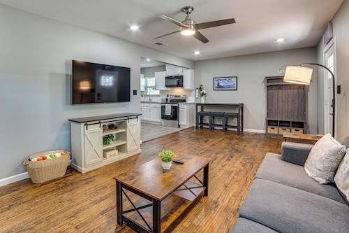 Walk to East Texas A&M! Home w/ Pet-Friendly Yard
