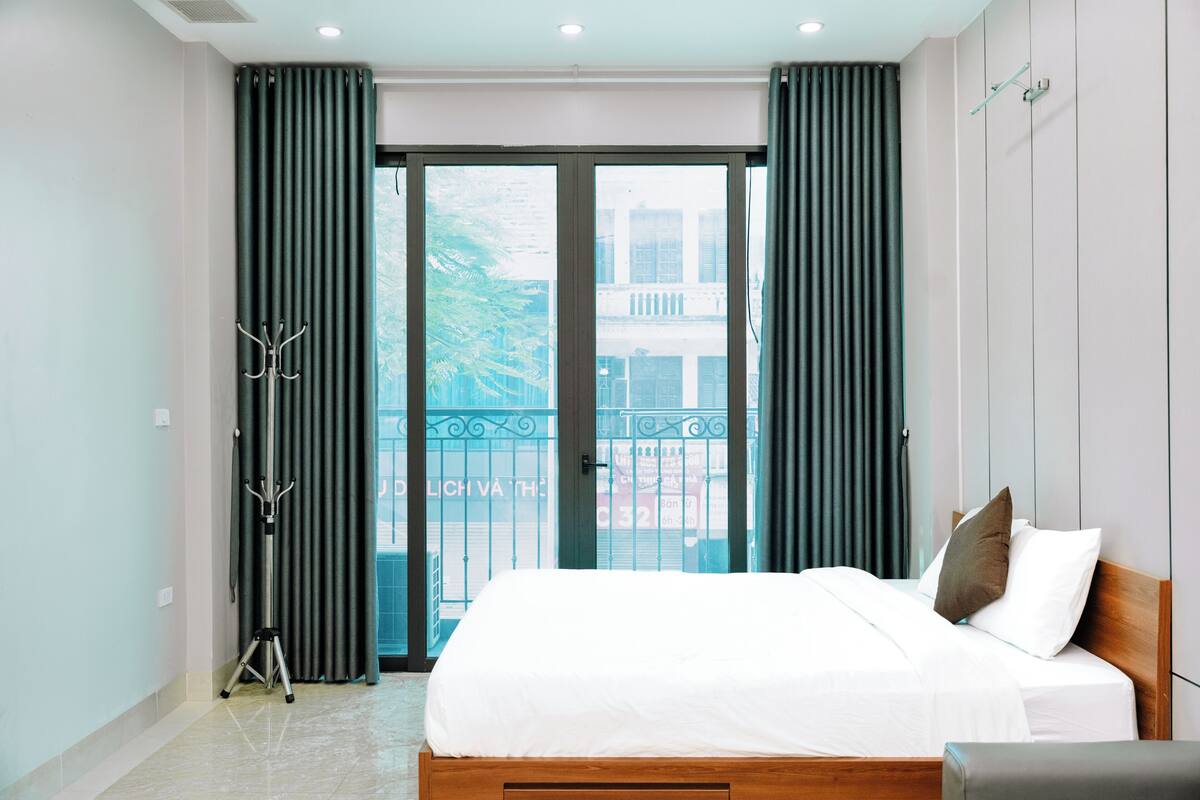 Basic Apartment, City View