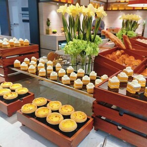 Restaurant - Hilton Homewood Hotel in Vientiane City (Kunming)