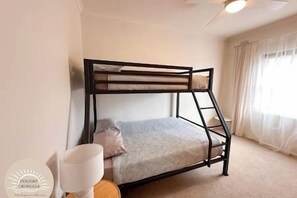2 chambres, fer et planche à repasser, lit parapluie, Wi-Fi gratuit