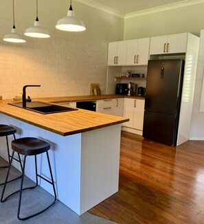 Microwave, dishwasher