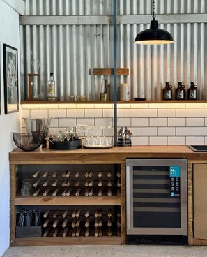 Microwave, dishwasher