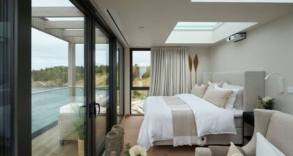 Hideaway Herdla 2 â unique and luxurious cabin 15 m above the sea near Bergen