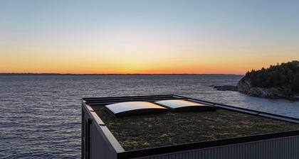 Hideaway Herdla 2 – unique and luxurious cabin 15 m above the sea near Bergen