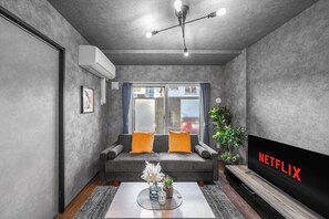 Living area - HANA 102 (Sapporo)