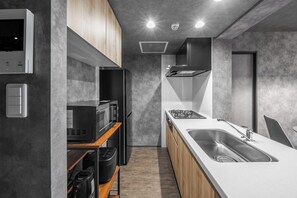 Fridge, microwave, stovetop, rice cooker - HANA 102 (Sapporo)