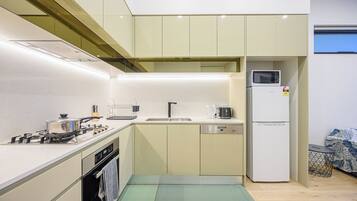 Fridge, microwave, oven, stovetop