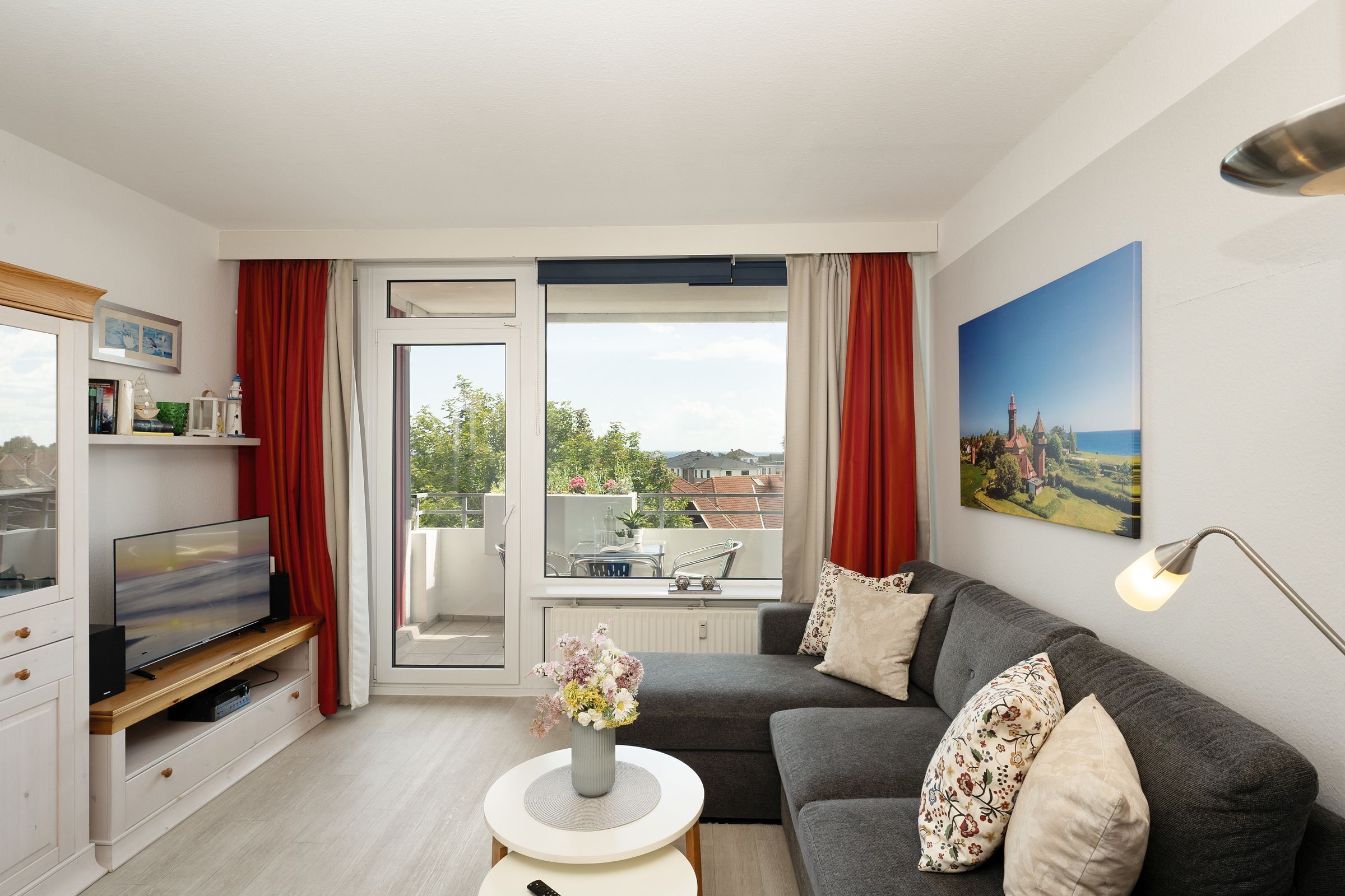 Televisión, reproductor de DVD, tenis de mesa y estéreo 