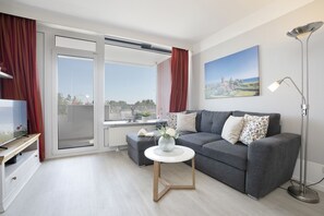 TV, DVD-spiller, bordtennis og stereoanlegg