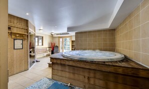 Interior - Sources of Mary 369 (Bourg-Saint-Maurice)