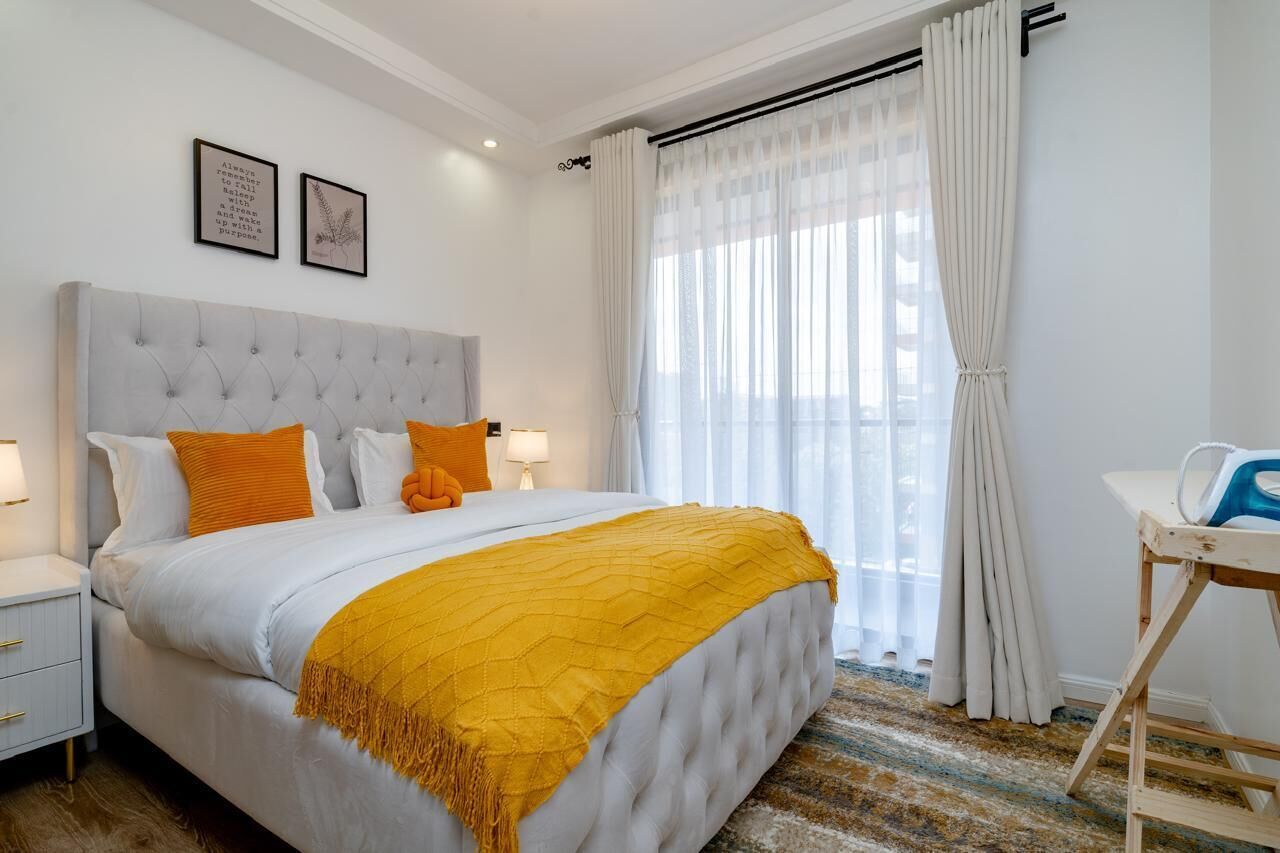 Classic-Apartment, Balkon, Stadtblick | Schreibtisch, laptopgeeigneter Arbeitsplatz, Bügeleisen/Bügelbrett