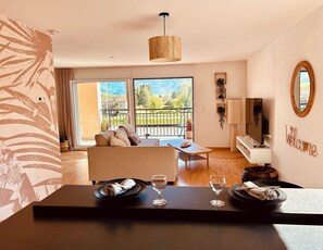 Living area - Cosy loft on Lake Geneva. (Port-Valais)