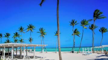 Villa, 4 Bedrooms, Accessible, Smoking | Beach