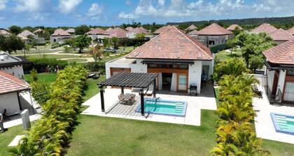 Luxurious Punta Cana Villa With Private Pool & Beach Access