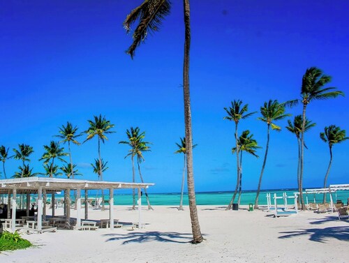 Luxurious Punta Cana Villa With Private Pool & Beach Access