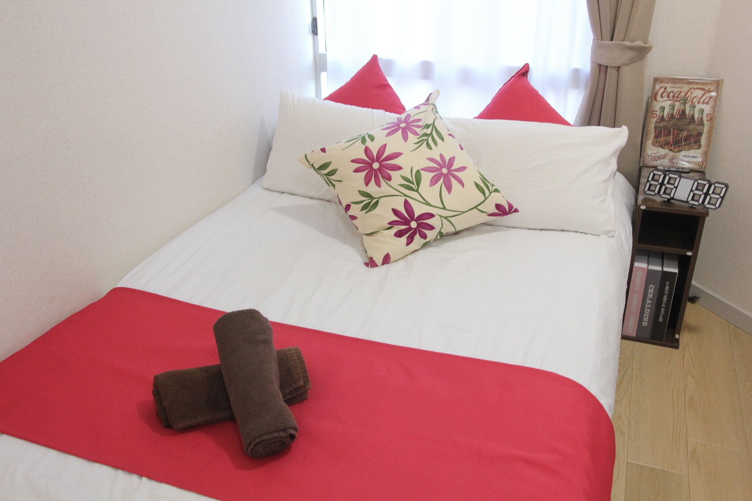 1 bedroom, bed sheets