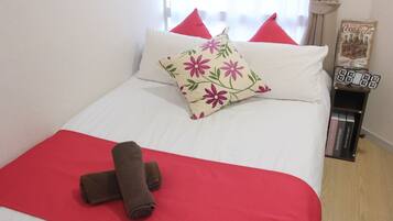 1 bedroom, bed sheets