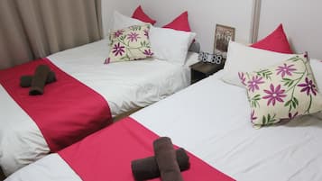 1 bedroom, bed sheets