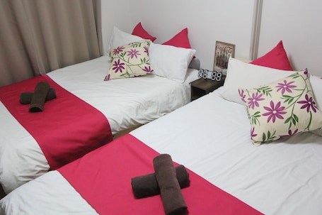 1 bedroom, bed sheets