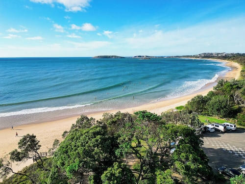 Park Beach Surfside Escape – Steps to the Sand with 4BR & 2 Bathrooms