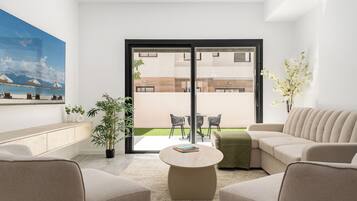 Căn hộ, quang cảnh sân vườn | Khu phòng khách