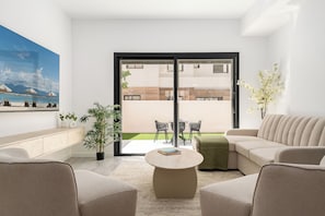 Appartement, vue cour intérieure | Coin séjour