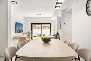 公寓, 庭院景观 | 客房内用餐